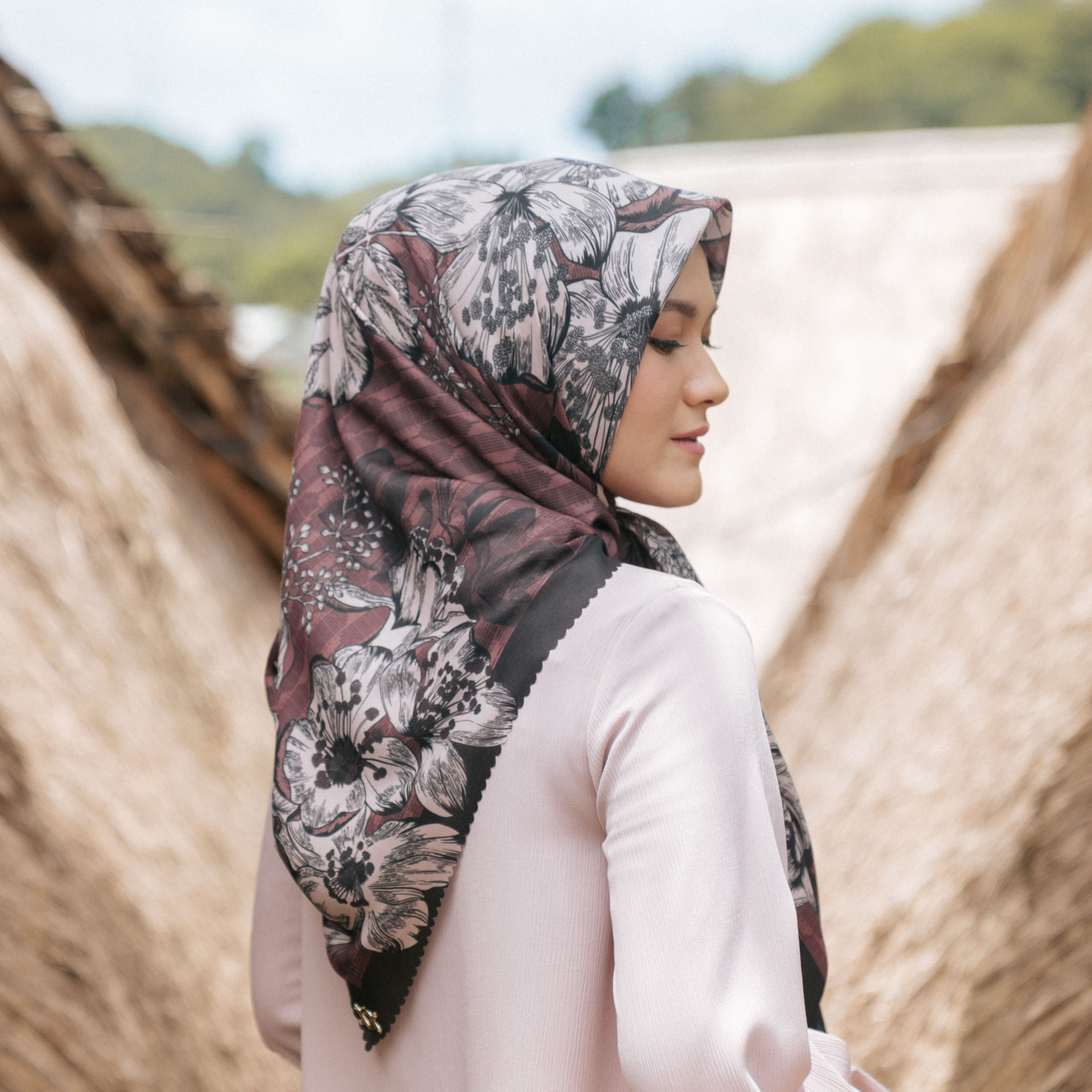 Mandalika Scarf