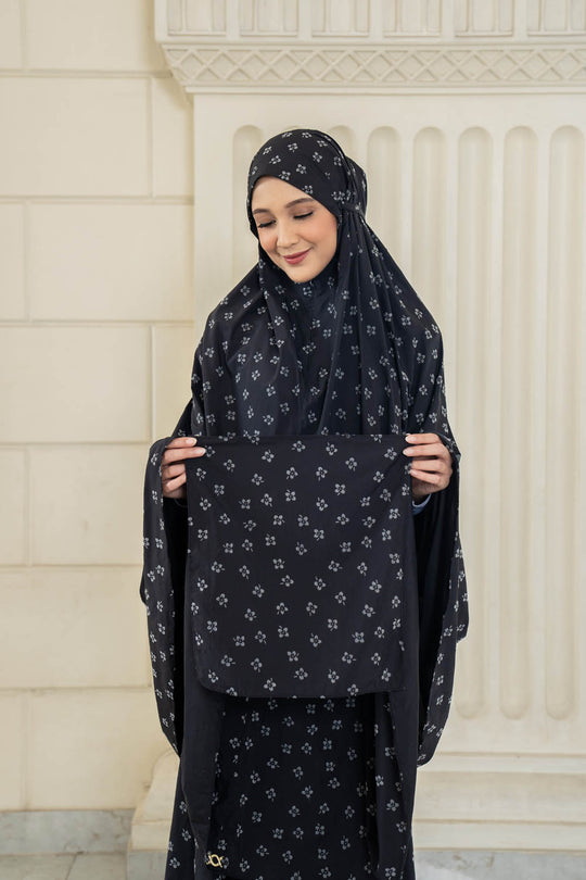 Arindha Prayer Set Cavernouse black - Wearing Klamby