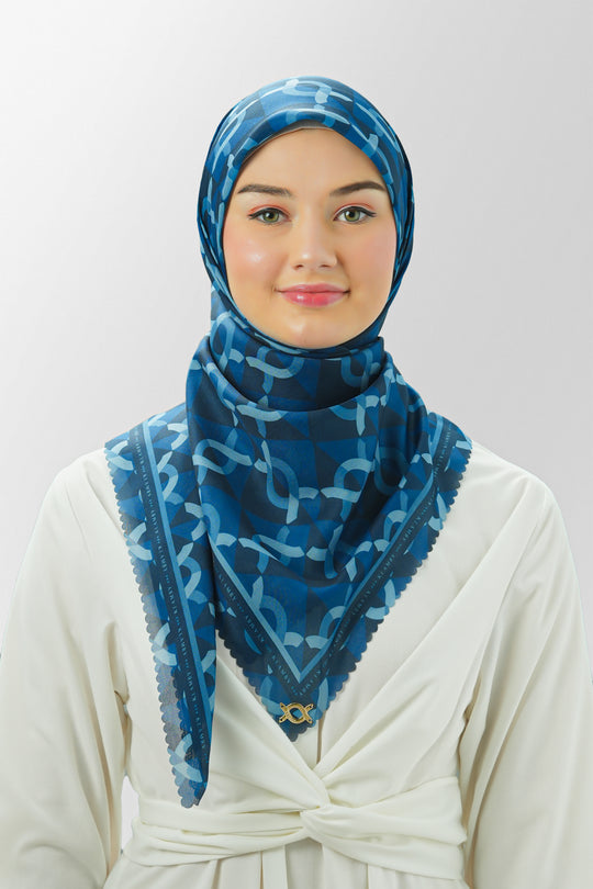 Grande Monogram Scarf 83 Royal Blue