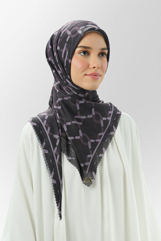 Grande Monogram Scarf 96 Plum