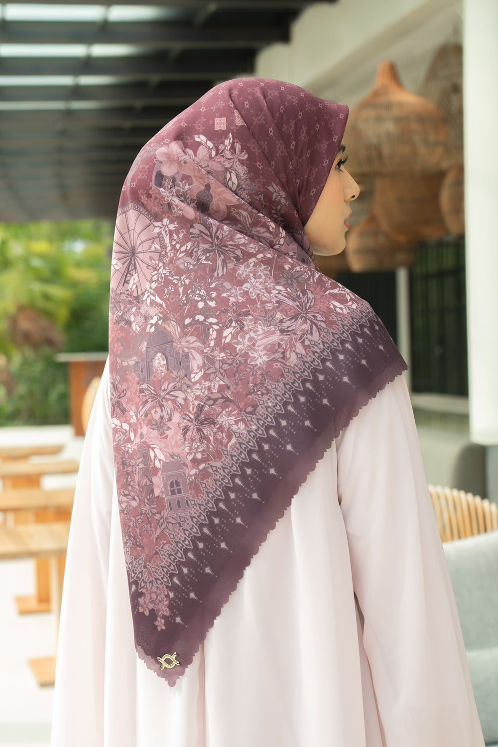 Cassia Scarf Syar'i Mahogany - Wearing Klamby