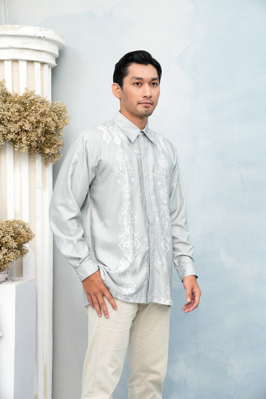 Lingga Long Shirt Men (Minor) Perak - Wearing Klamby