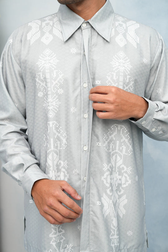 Lingga Long Shirt Men (Minor) Perak - Wearing Klamby