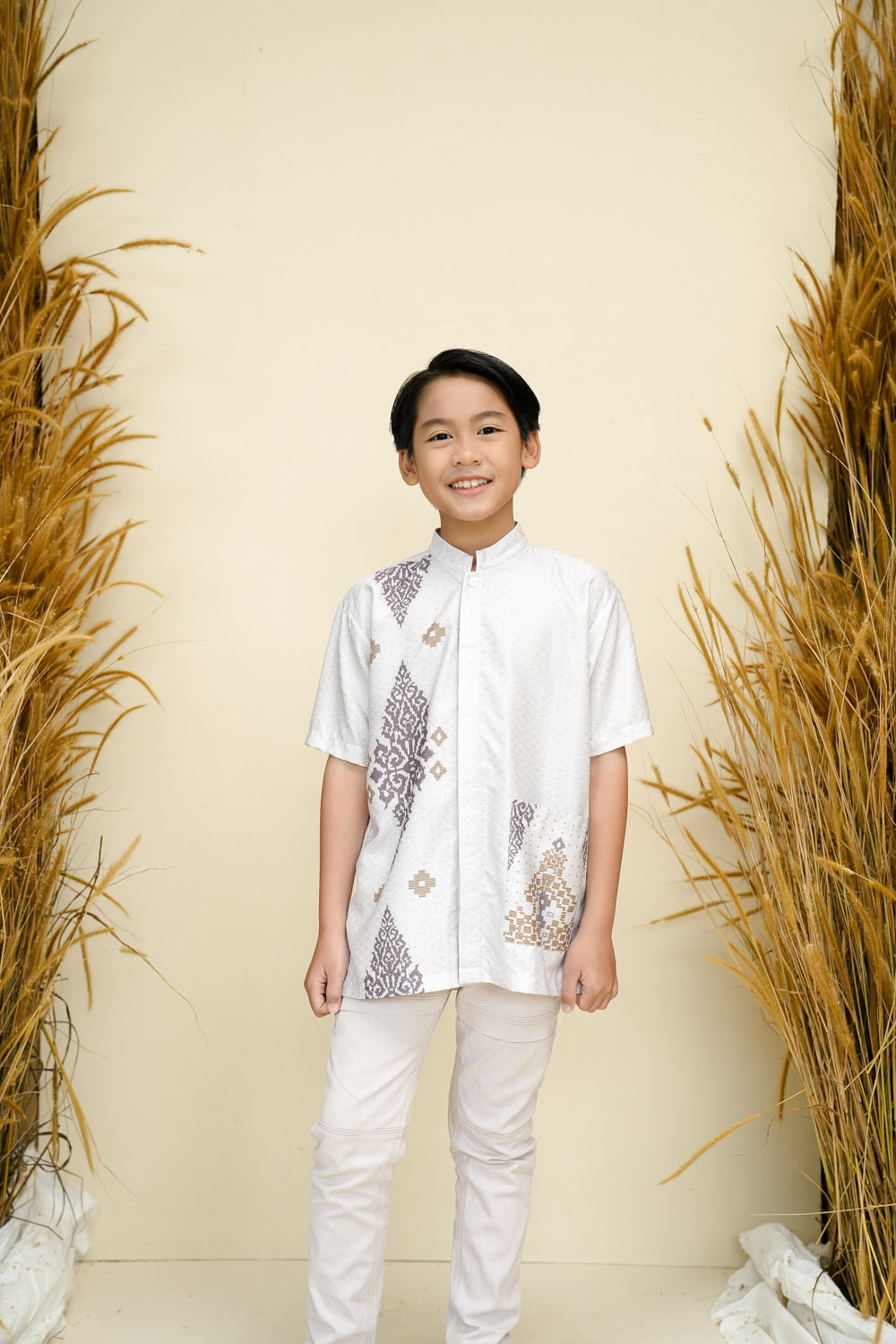 Bungo Rayo Shirt Boy (Minor) Phinang - Wearing Klamby