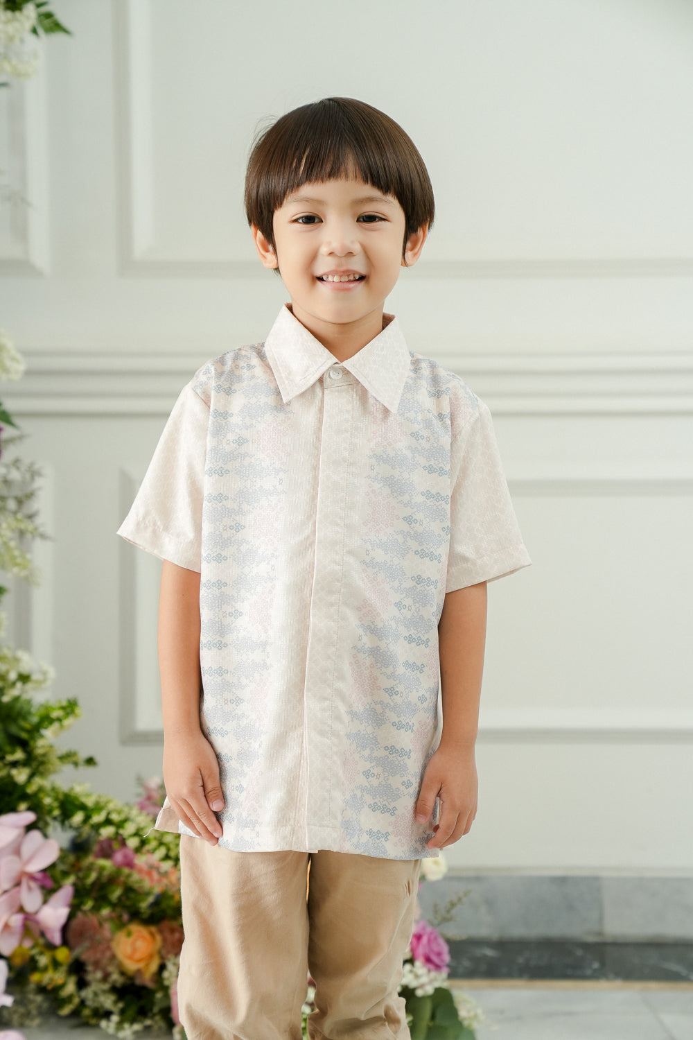 Anyelir Shirt Boy Laruhana - Wearing Klamby