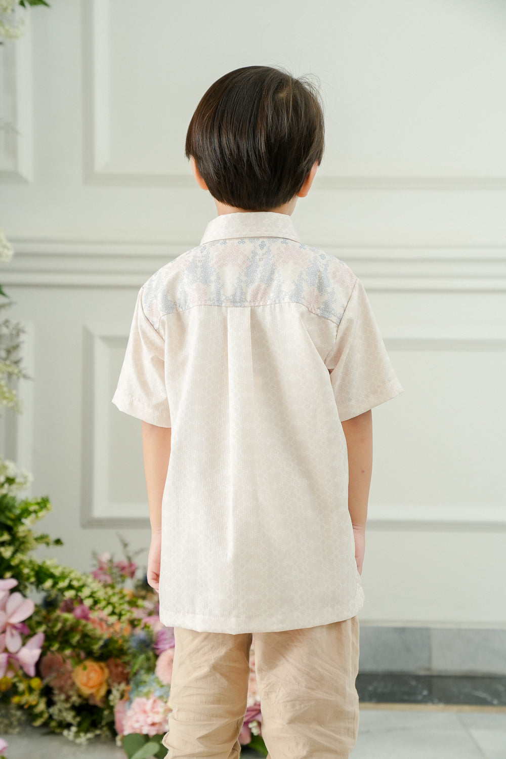 Anyelir Shirt Boy Laruhana - Wearing Klamby