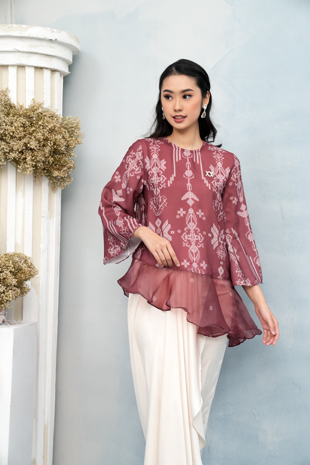 Lingga Blouse (Minor) Merah Biram - Wearing Klamby