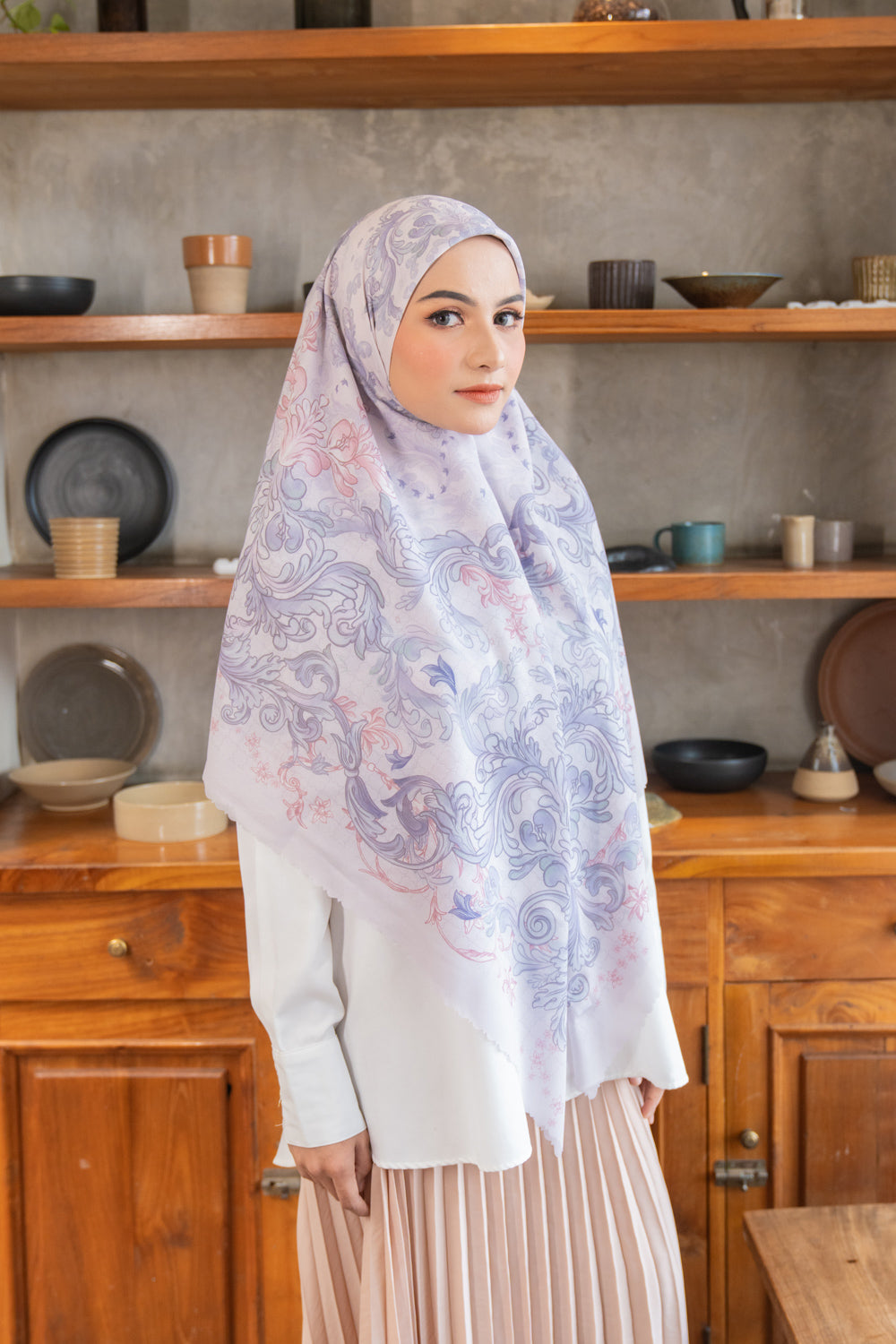 Danisha Scarf Syar'i Silver Berry - Wearing Klamby