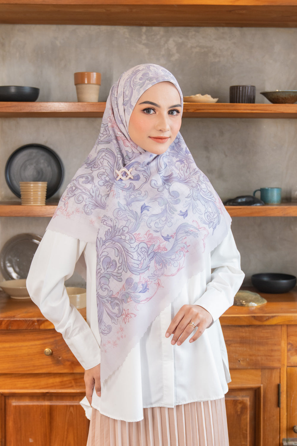 Danisha Scarf Syar'i Silver Berry - Wearing Klamby