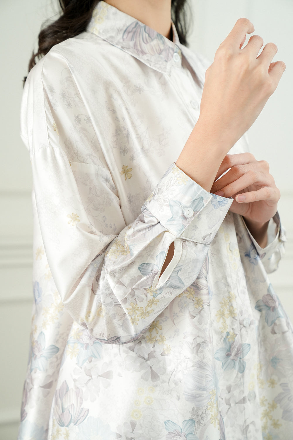 Anyelir Shirt Lamarauna