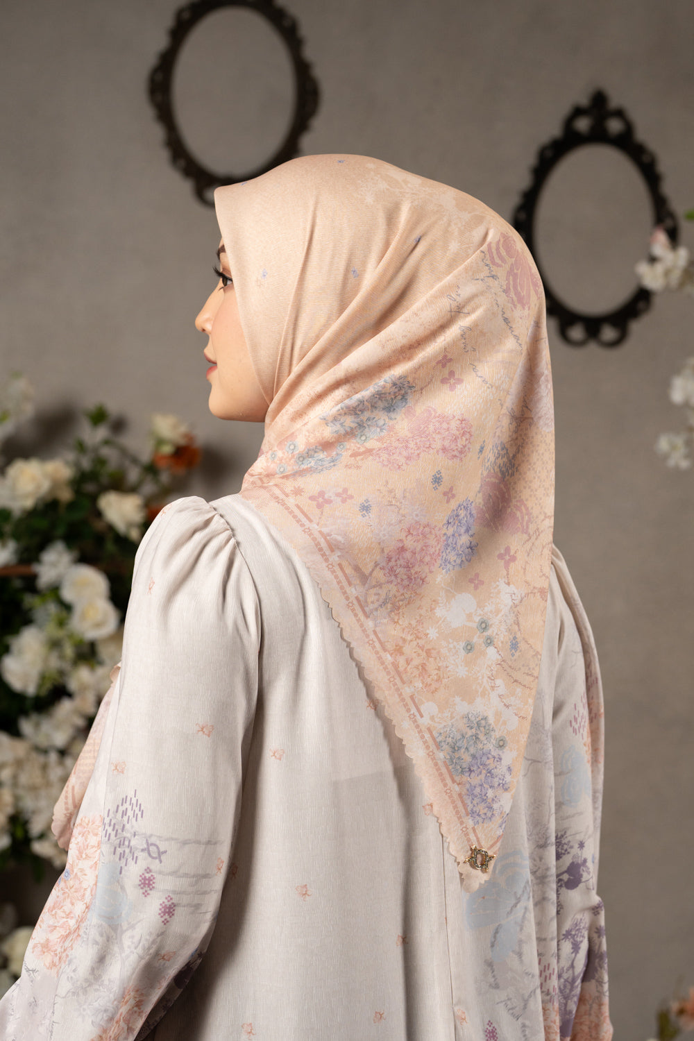 Luminara Scarf Kuning Aprikot