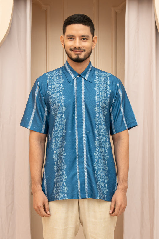 Halmahera Shirt Men Aquifer - Wearing Klamby