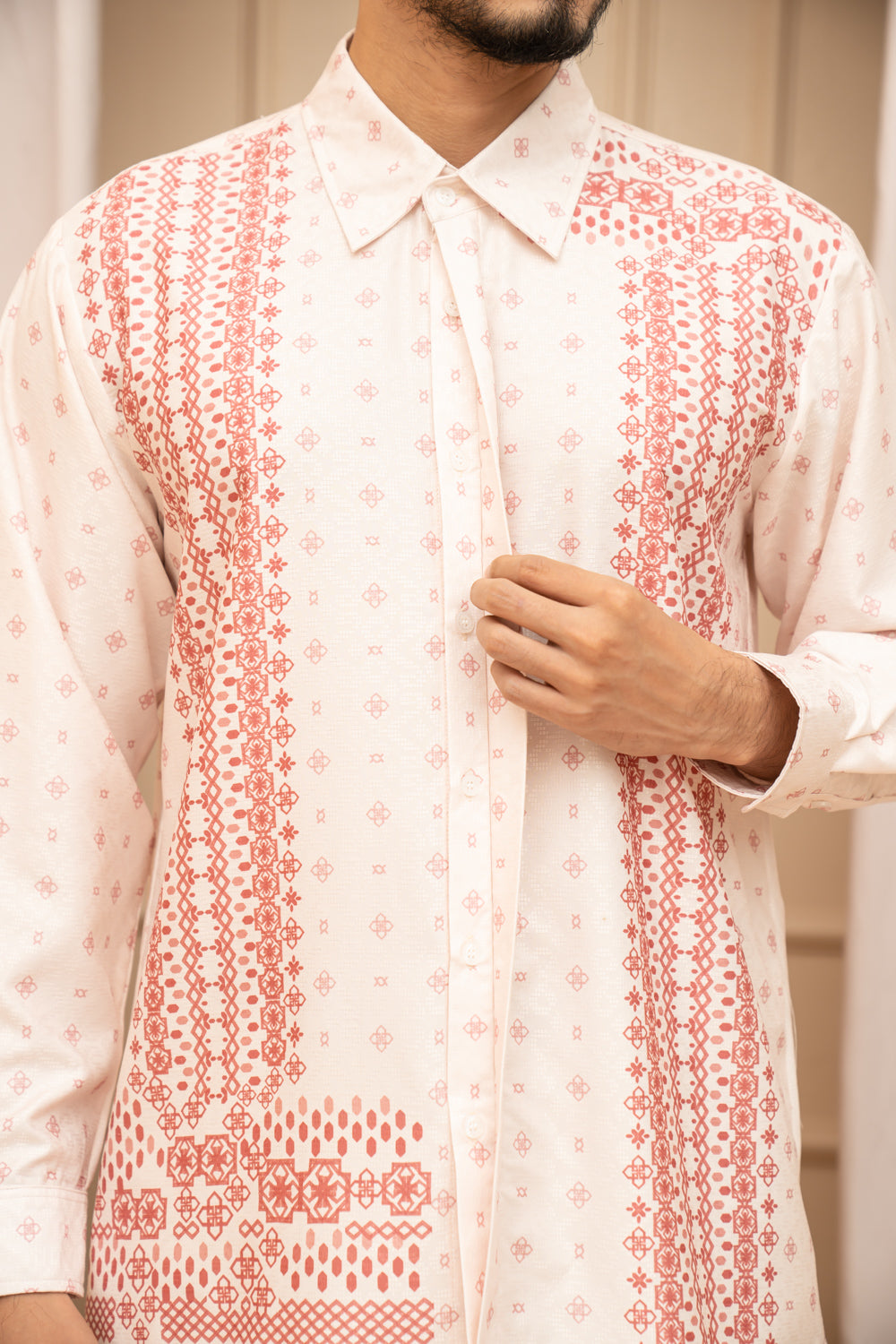 Maala Long Shirt Men Hortensia - Wearing Klamby