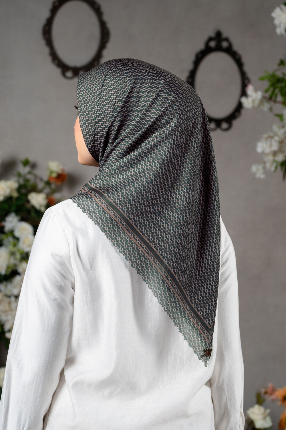 Romely Scarf Hijau Cemara