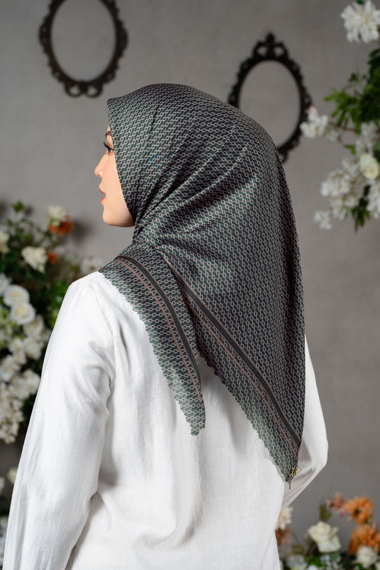 Romely Scarf Hijau Cemara
