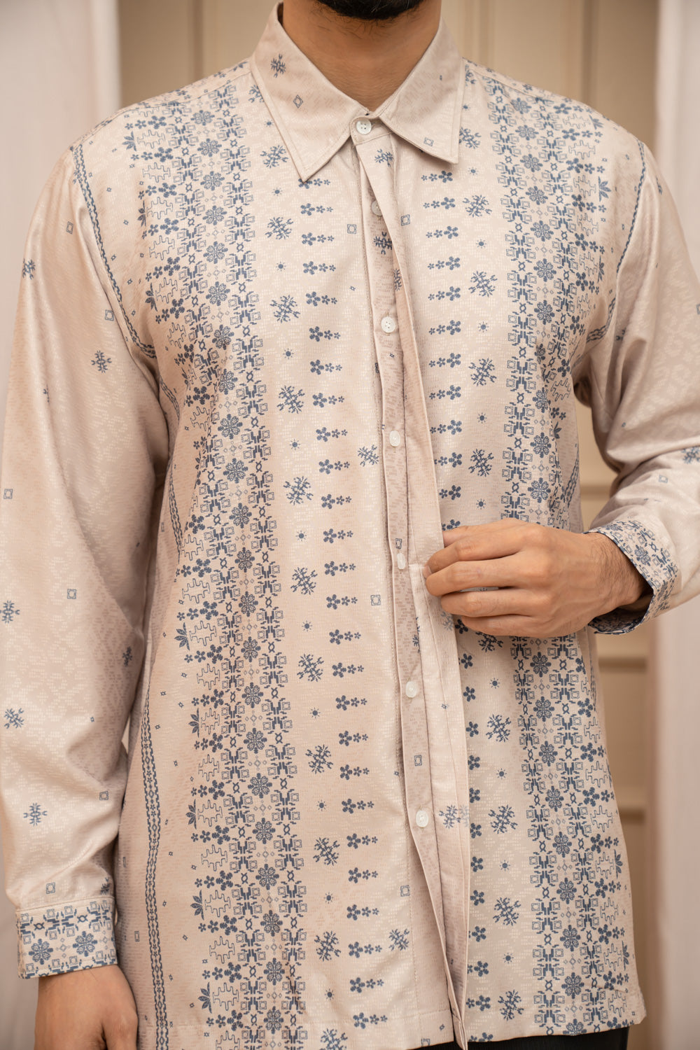 Magani Long Shirt Men (Minor) Mirage - Wearing Klamby