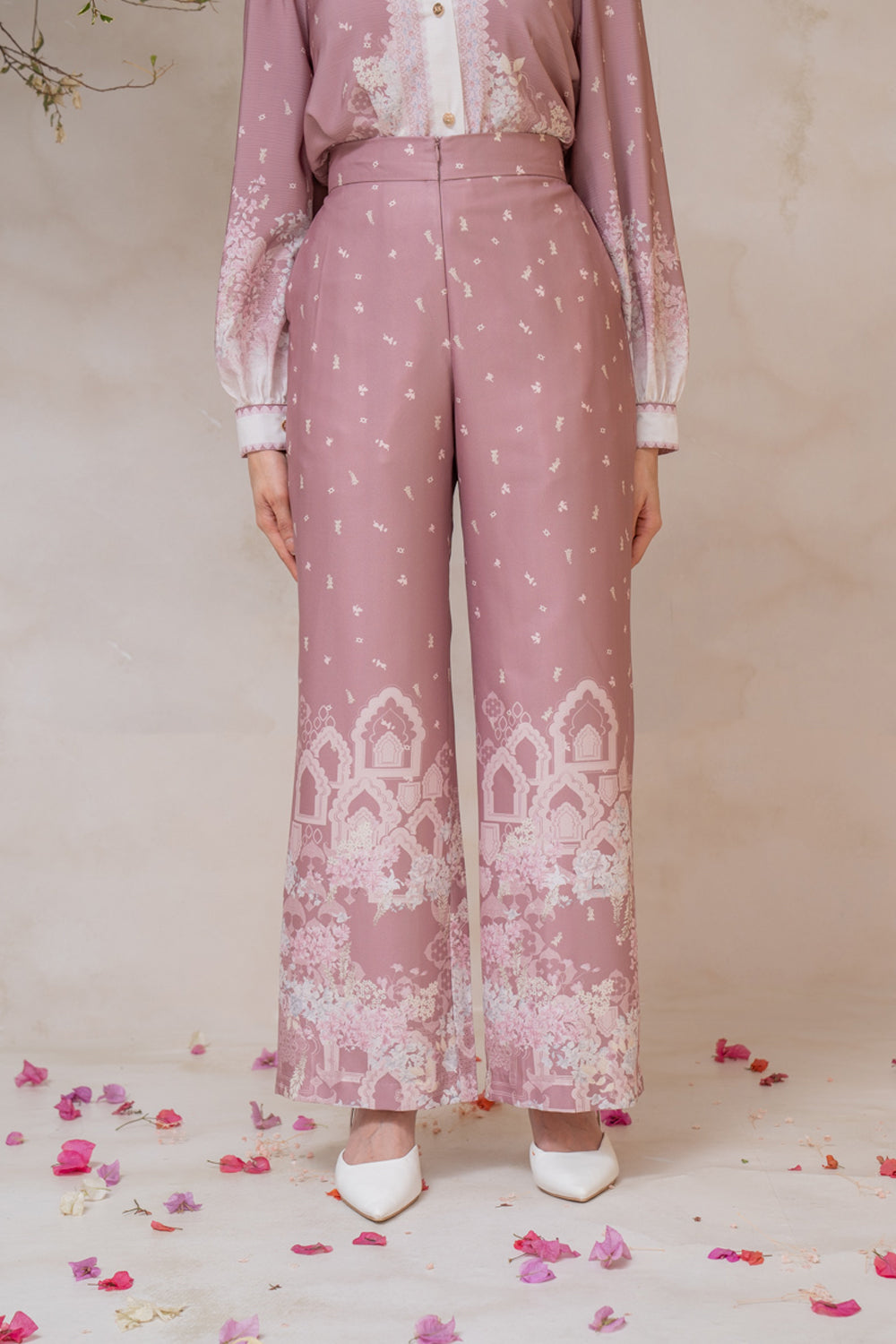 Biyya Pants 2.0 (Extented) (Minor) Dusty Rose - Wearing Klamby