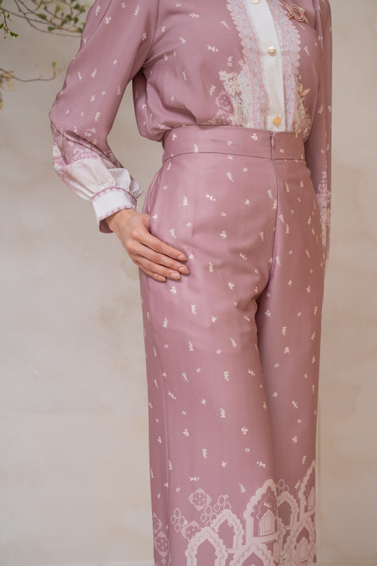 Biyya Pants 2.0 (Extented) (Minor) Dusty Rose - Wearing Klamby