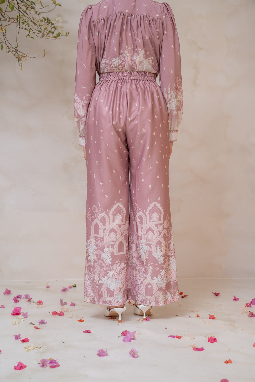 Biyya Pants 2.0 (Extented) (Minor) Dusty Rose - Wearing Klamby