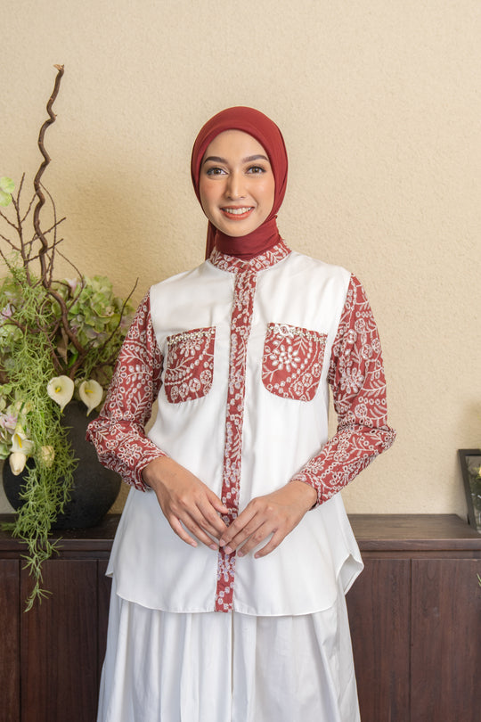 Elea Shirt Maroon - Wearing Klamby