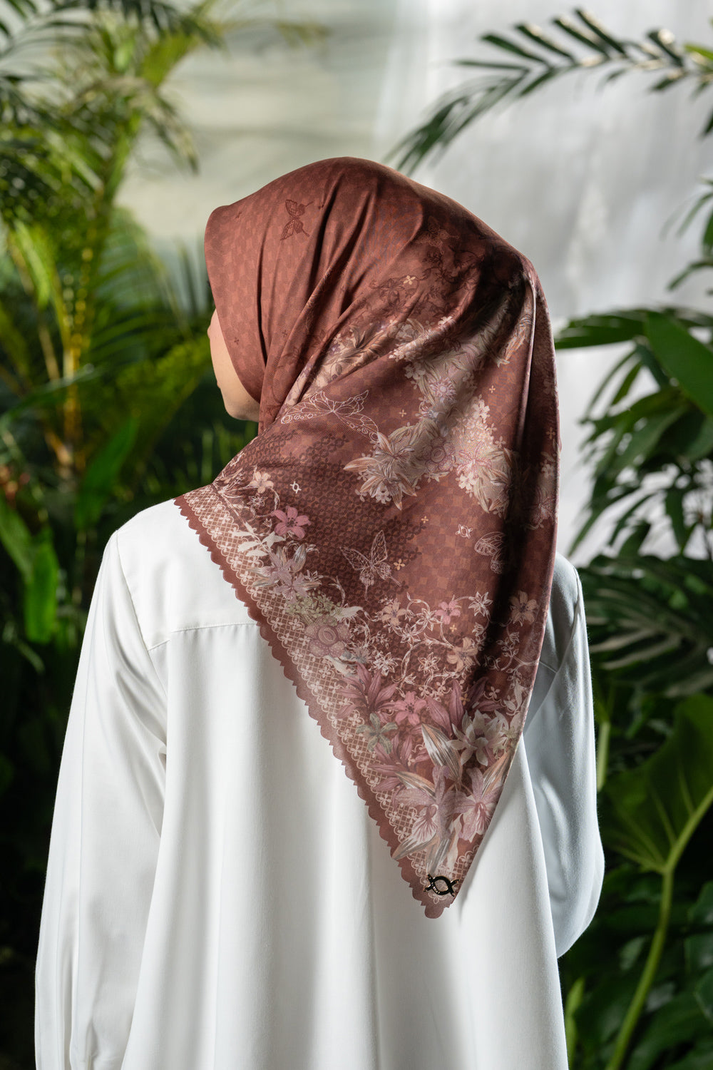 Seruni Scarf Jingga Bata