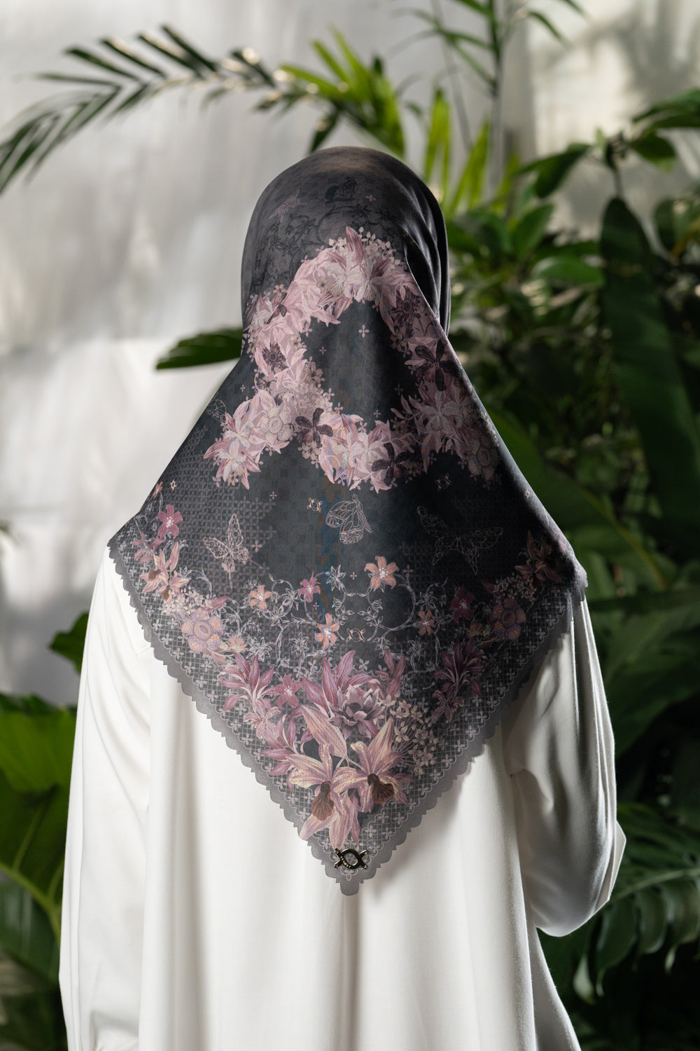 Seruni Scarf Kalimaya Hitam