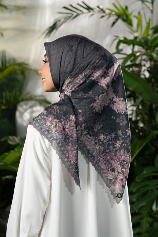 Seruni Scarf Kalimaya Hitam