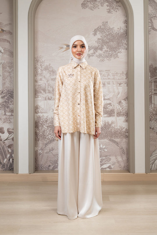 Monogram Pleated Shirt Sandcastle