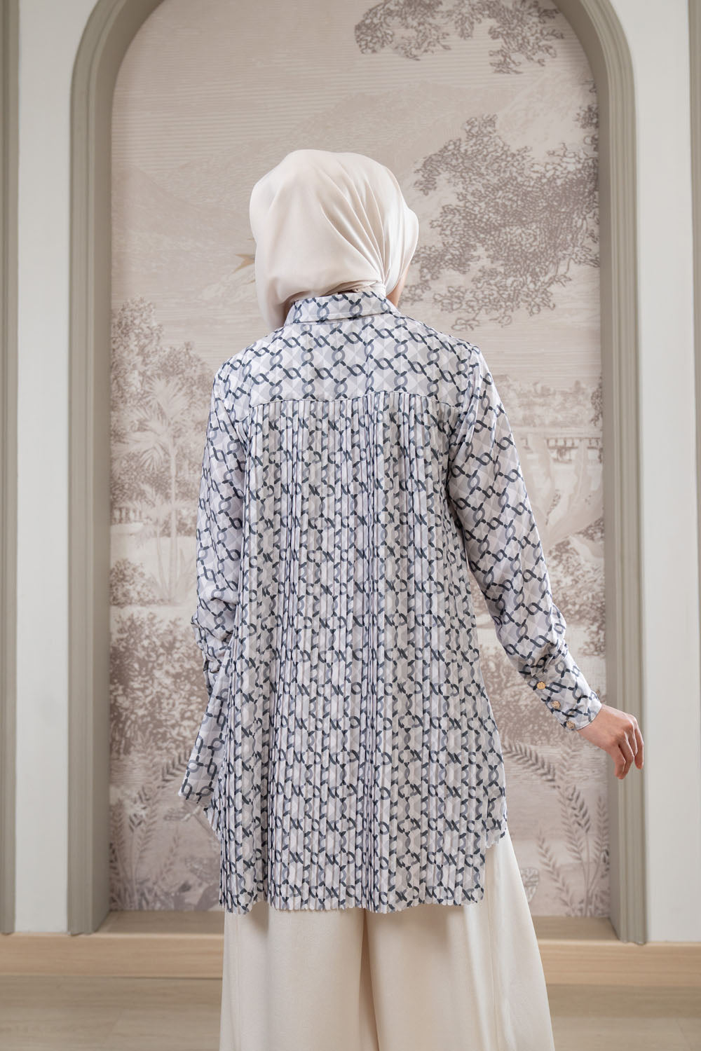 Monogram Pleated Shirt Monochrome