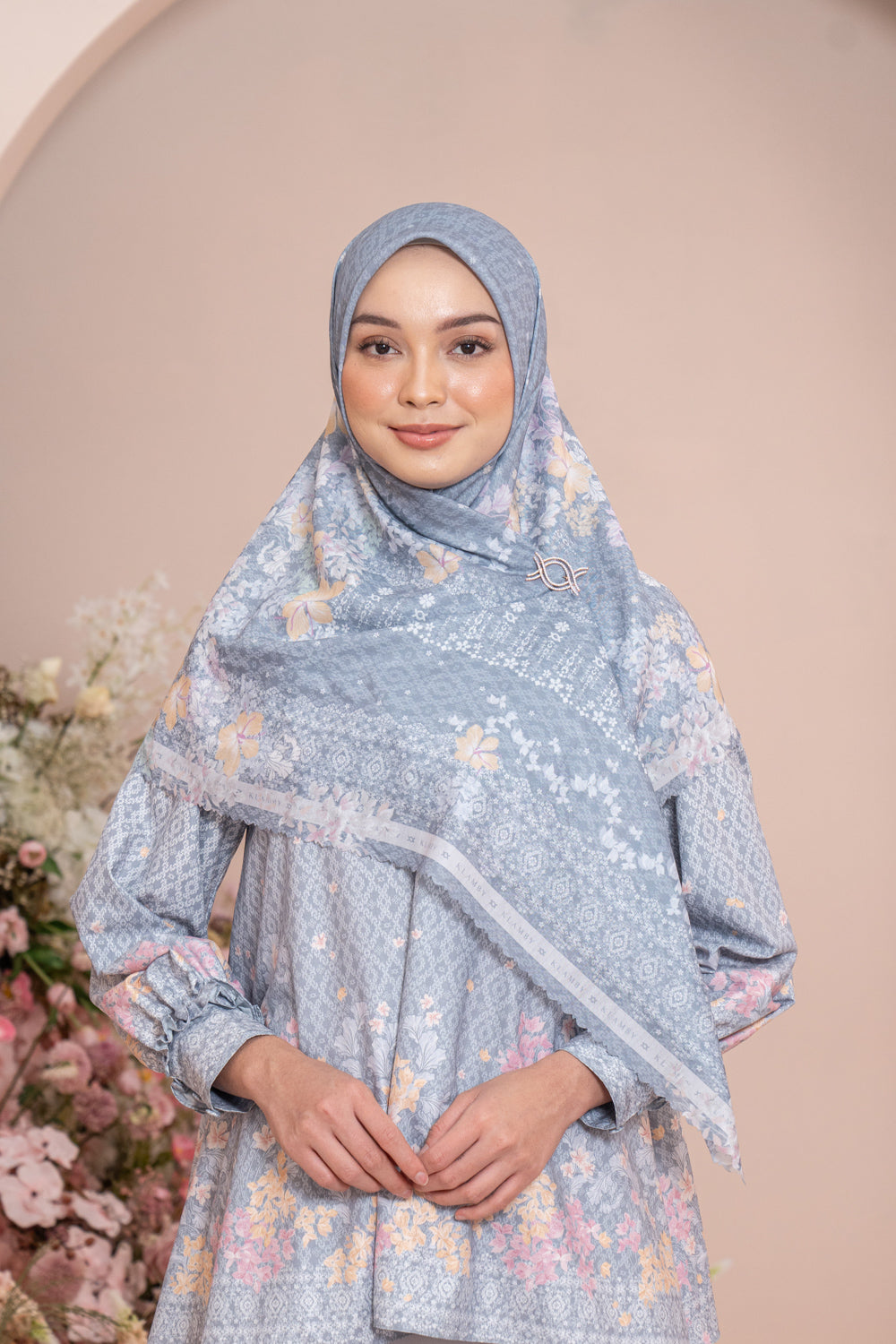 Rissa Blouse Set Syar'i Silver Glaze - Wearing Klamby