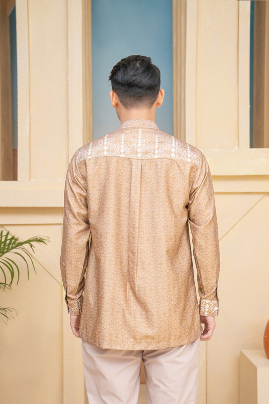 Malqaf Long Shirt Men Golden Delight - Wearing Klamby