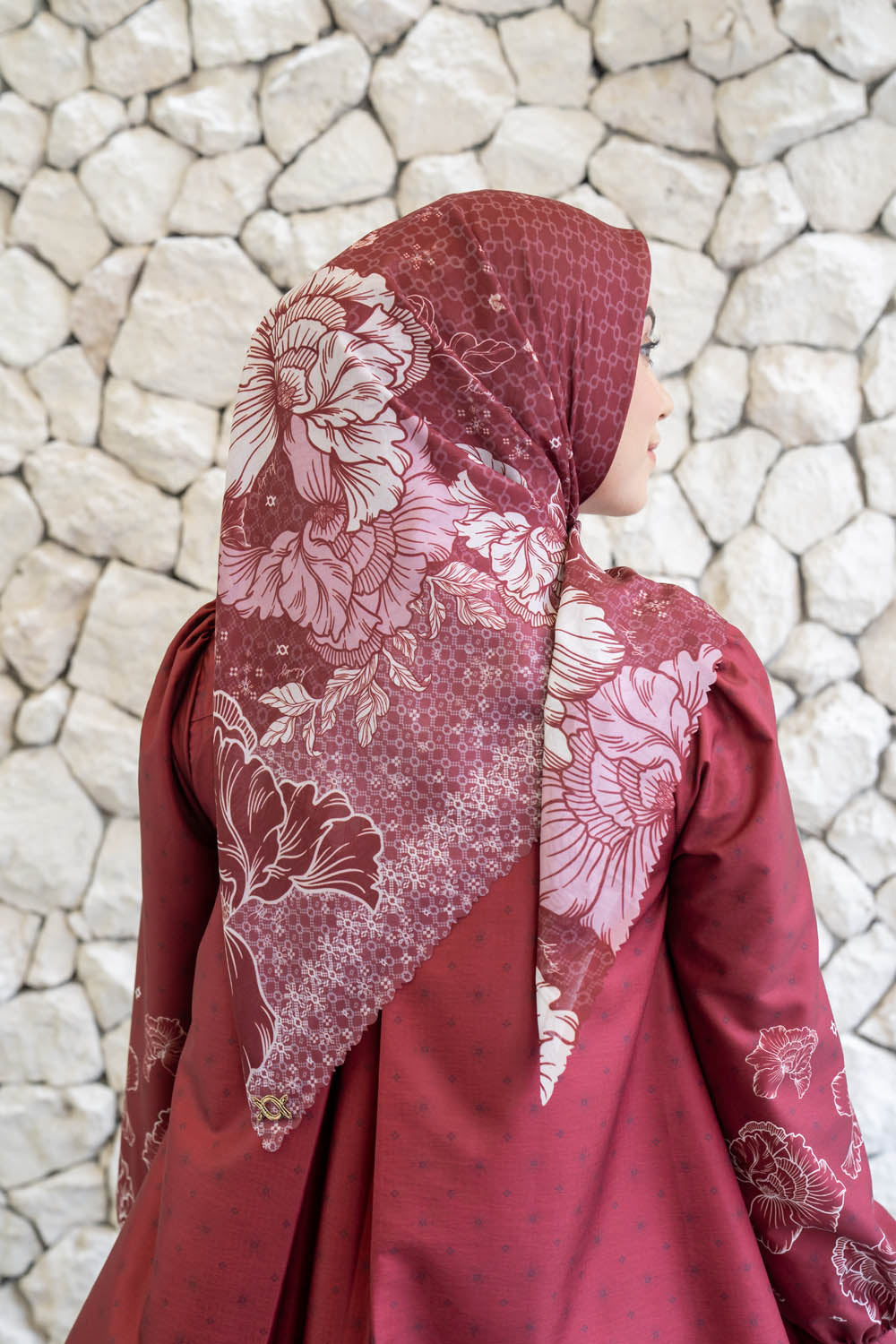 Leysha Scarf (Minor) Red Delight