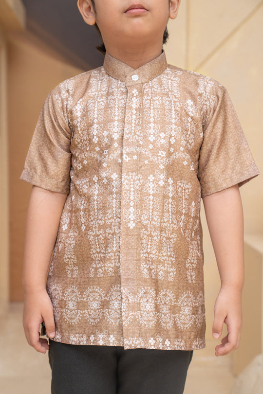 Malqaf Shirt Boy Golden Delight - Wearing Klamby