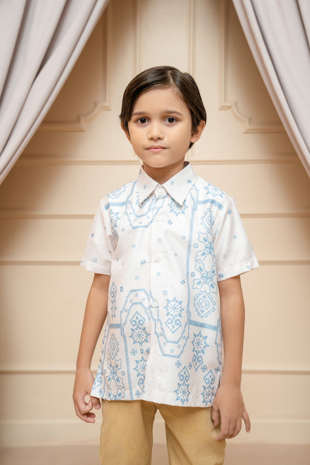 Dahayu Shirt Boy Melasti - Wearing Klamby