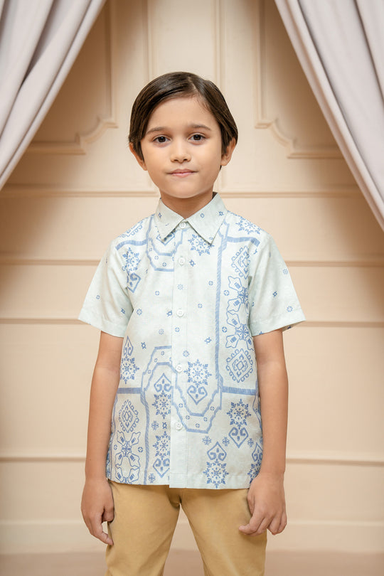 Dahayu Shirt Boy Padma - Wearing Klamby