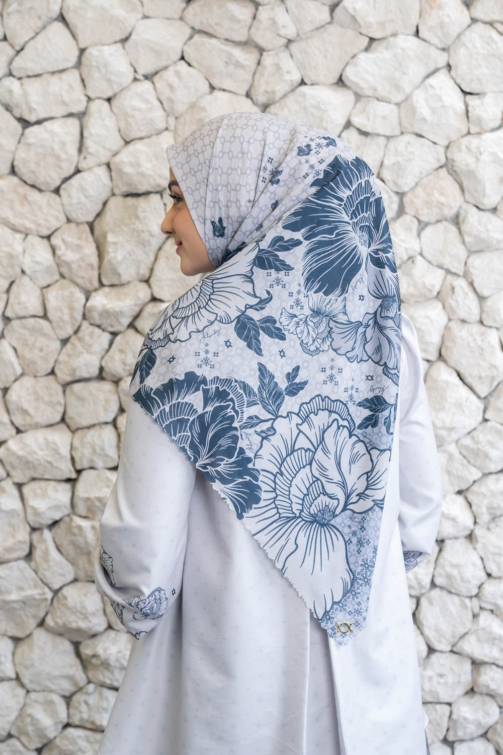 Leysha Scarf Syar'i Cloudy White - Wearing Klamby