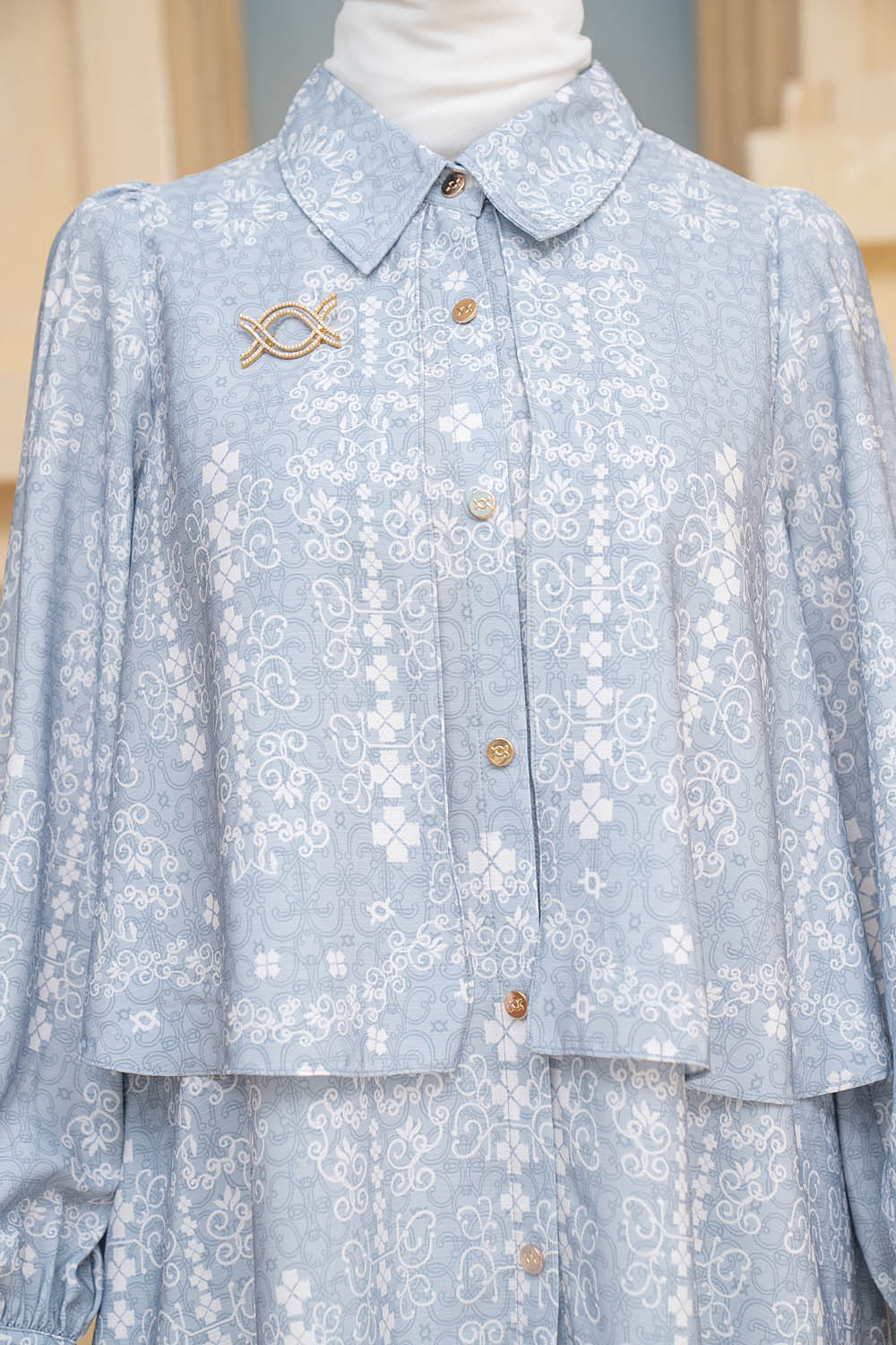 Malqaf Shirt (Minor) Blue Shiver - Wearing Klamby