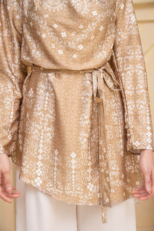 Malqaf Blouse (Minor) Golden Delight - Wearing Klamby