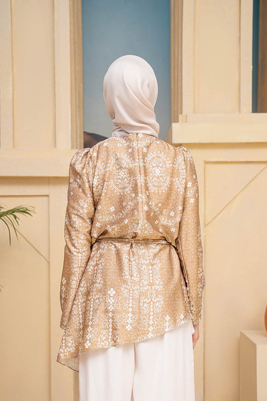 Malqaf Blouse Golden Delight - Wearing Klamby