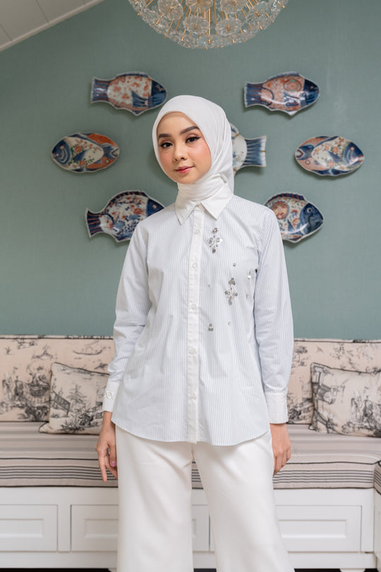 Disya Shirt Sky Blue - Wearing Klamby