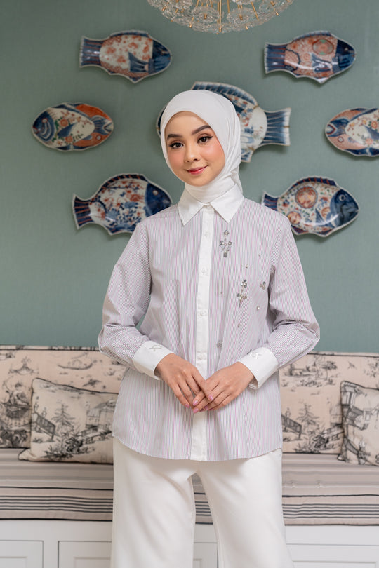 Disya Shirt Light Grey - Wearing Klamby