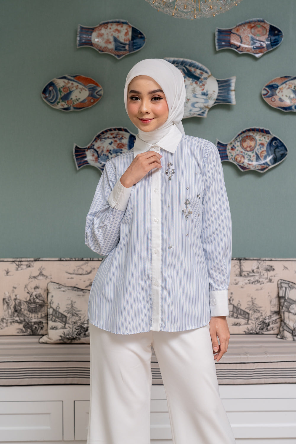 Disya Shirt (Minor) Light Blue - Wearing Klamby