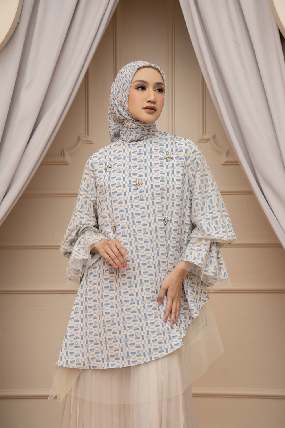 Sentani Tunic Kasuari – Wearing Klamby