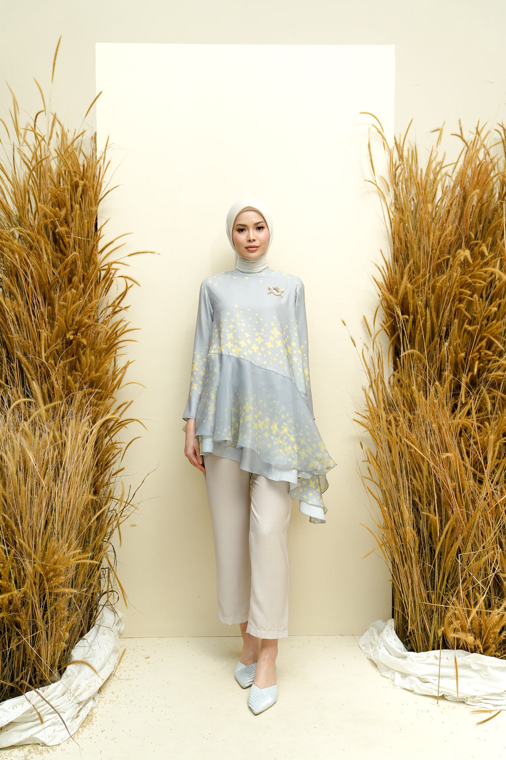 Andaya Tunic (Minor) Luna - Wearing Klamby