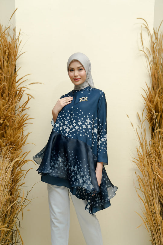 Andaya Tunic (Minor) Chlora - Wearing Klamby