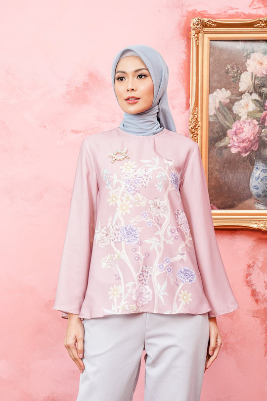 Fleur Blouse (Minor) Dixle Rose - Wearing Klamby