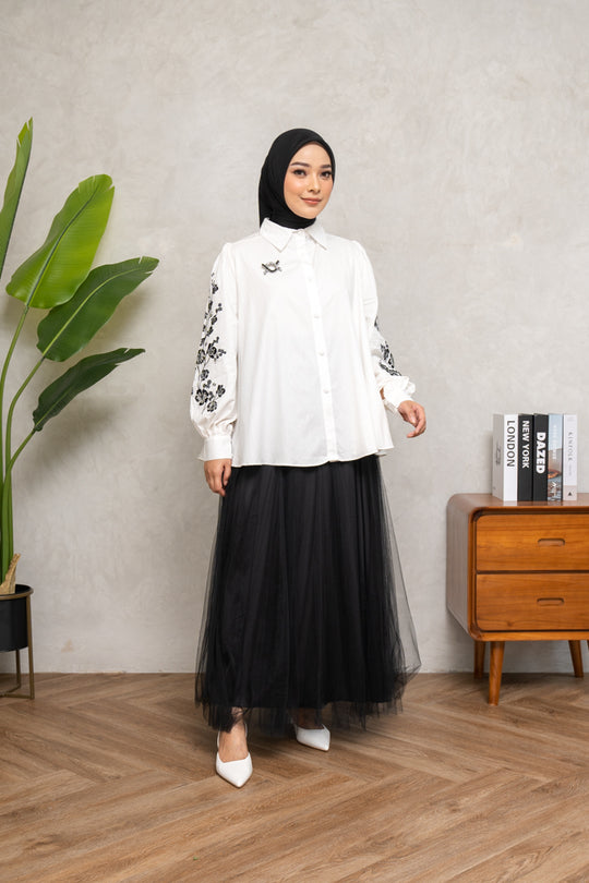 Kalena Shirt Bright White - Wearing Klamby