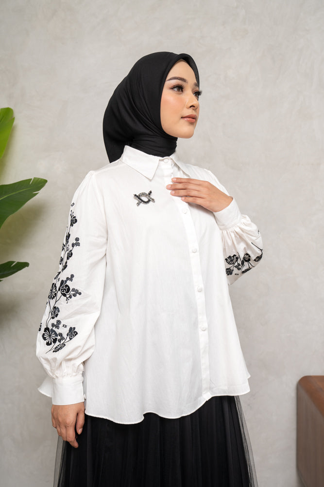 Kalena Shirt Bright White - Wearing Klamby