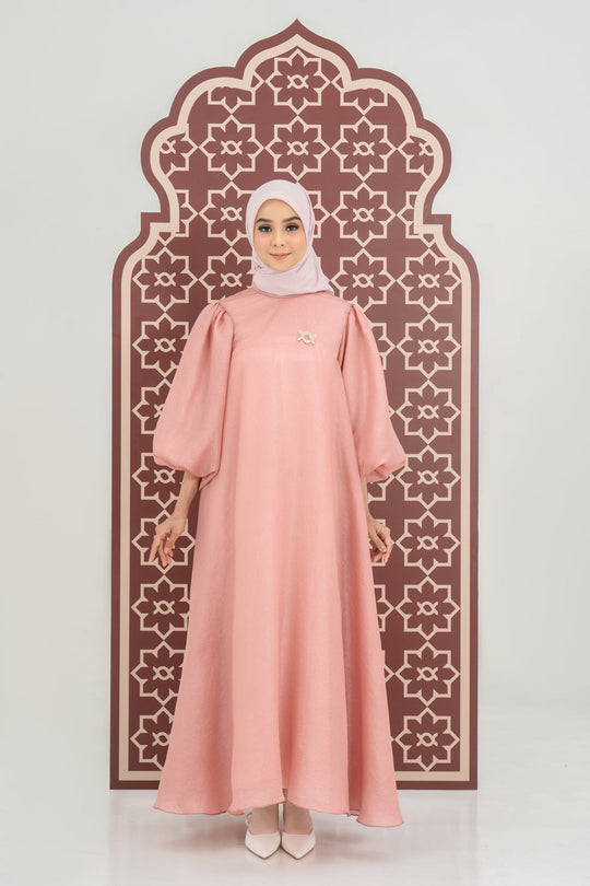 Heidy Dress (Minor) Velvet Rose - Wearing Klamby