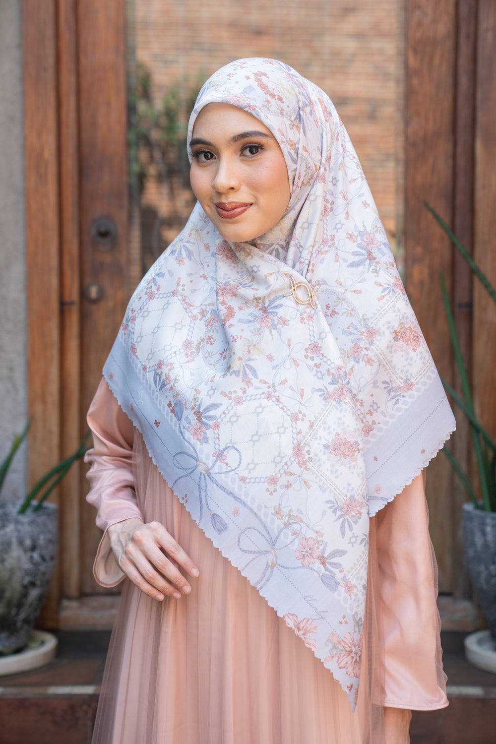 Jennia Scarf Syar'i Moonlit Grey - Wearing Klamby